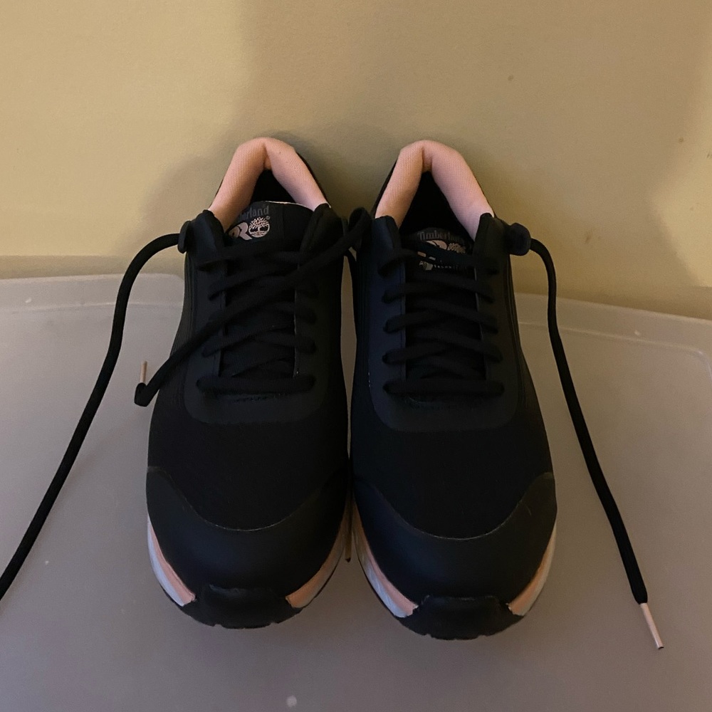Work tennis shoes
